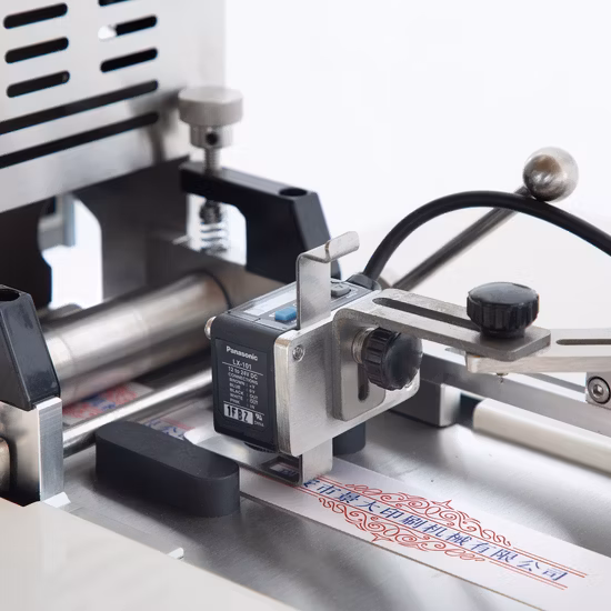 Ultrasonic Cutting Machine for Garments Fabric Label